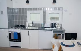 V&P Apt